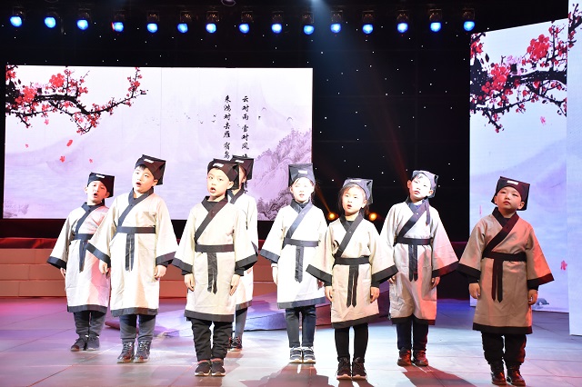 开启新篇章 用朗诵为爱发声——杏花书院学生代表受邀录制2020年晋中新年朗诵会