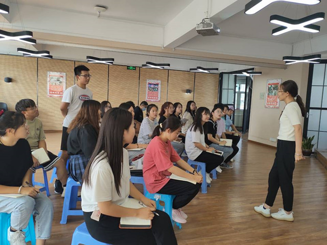 【学生干部培训】学习从培训中获取 经验从改善中进步——无边书院开展干部培训活动