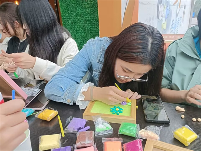 信手“粘”来 定制属于你的可爱——青年之家第三期:奇迹花语DIY