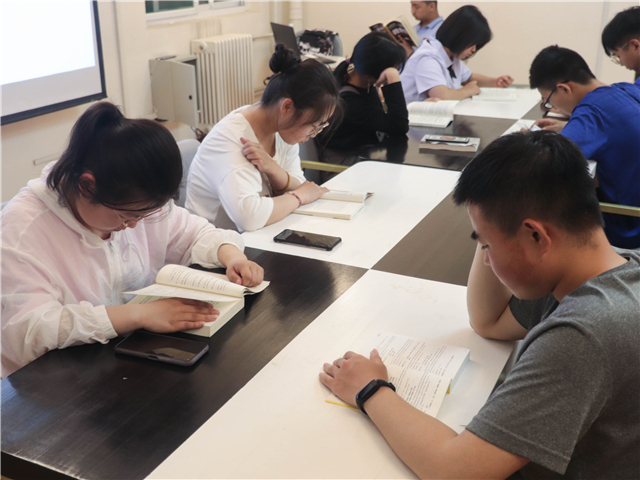 商科理性阅读 共享温馨时刻——箕城书院开展成长导师系列活动