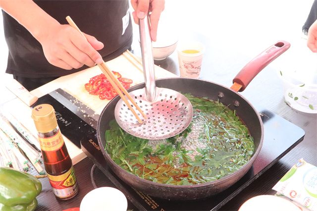 【1+1>2】微风吹来野菜香 勤奋劳动最光荣——箕城书院联合食品与环境学院联合举办第一届“野菜节”系列活动
