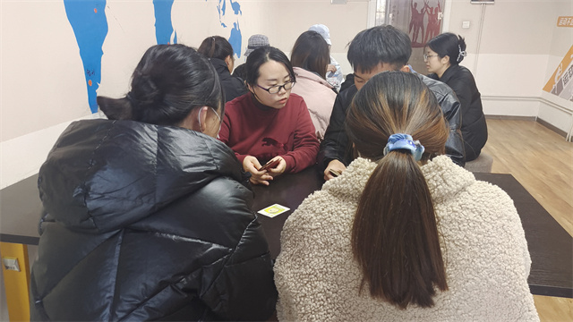 推本打狼 棋牌相遇——全生异科导师趣味活动