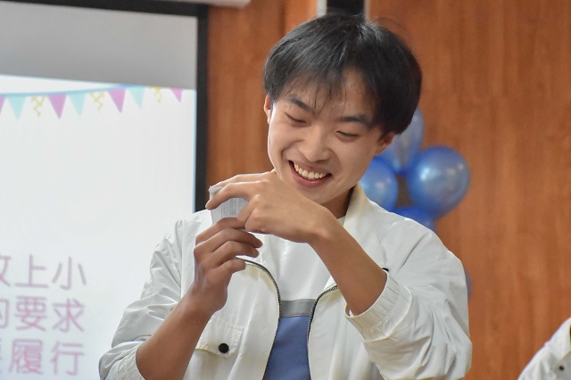 初次相遇 与青藤一起谱写最美“遇·见”——青藤书院举办爱在青藤“遇·见”集体生日会