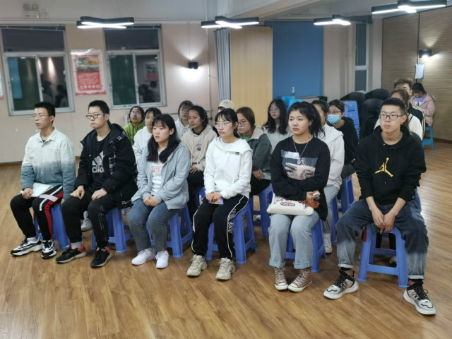 读万卷典籍 化实践之力——青语·导师面对面之“读万卷书,行万里路”活动