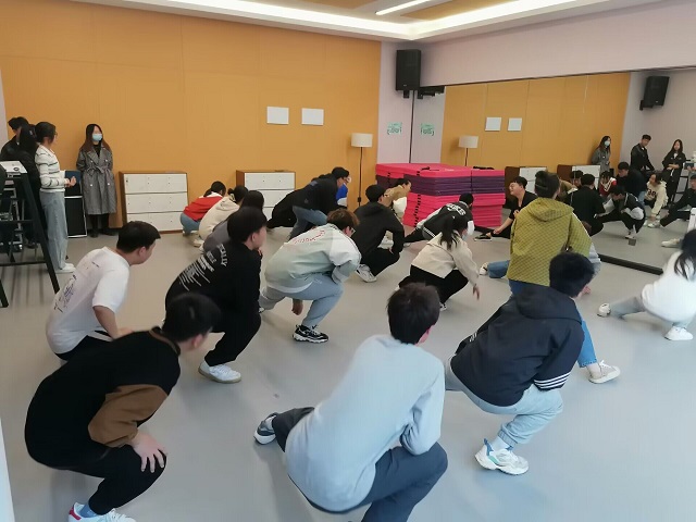 激情运动 健康生活——社区十九点行动之新年flag“fun”肆燃脂第二期
