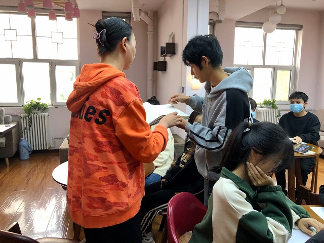 逐风挽浪 走进马斯克的传奇——三达书院开展“圆桌读书会”系列活动