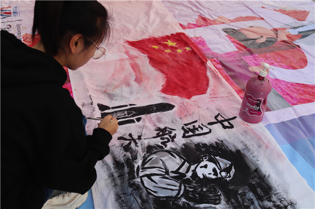 【前行】中秋与国庆撞个满怀 双节重逢 好事成双——14亿个我们 就是中国