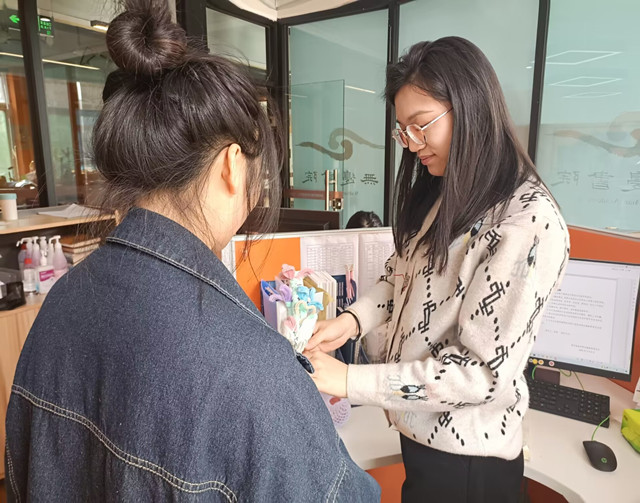 携一抹春色 添爱意满满——“谷社谷乡”青年行动第23期:以花之名 诉爱于行
