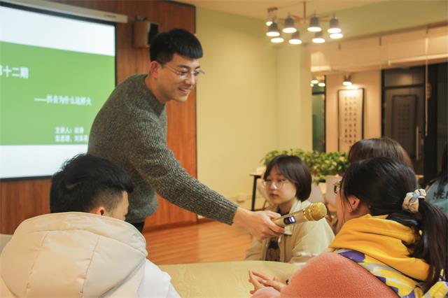 【1+1>2】时代变局下 培育创新发展新思维——青藤书院举办“在校言商”青藤商道论坛第12期