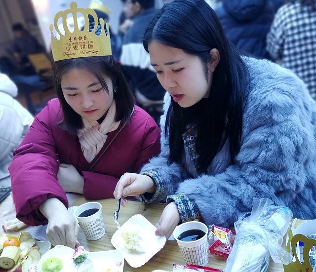 “满目星辰·皆因有你”——三达书院12月集体生日会温馨呈现