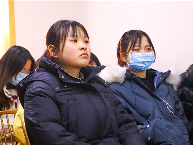 【1+1>2】从思辨出发 以数学传情 以建模会友——公共课教学部联合箕城书院共同开展“超级数学建模训练营”系列活动