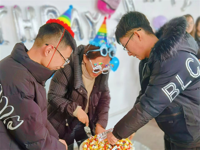 一岁一礼 逐梦前行——右岸书院首次师生集体生日会