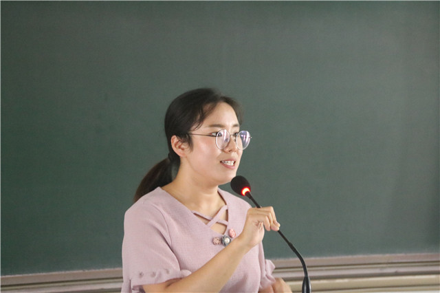徜徉于书香 交流在书院——机电工程系2017级书院宣讲完满召开