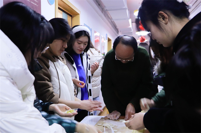 “箕”遇暖冬情 共赴团圆“城”——箕城书院举办冬至饺子宴