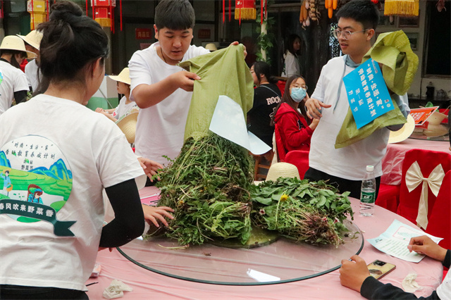 【1+1>2】“勤”春不打烊:野菜与劳作的硬核联动