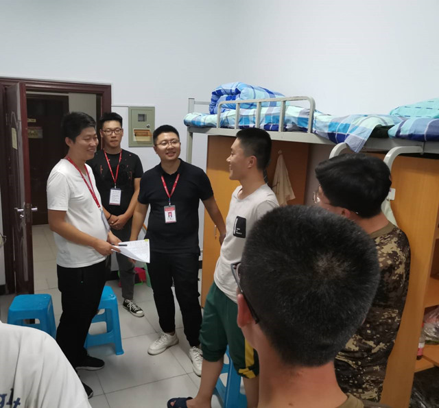 “新”人“新”家“新”遇见——太行书院师生走访新生宿舍