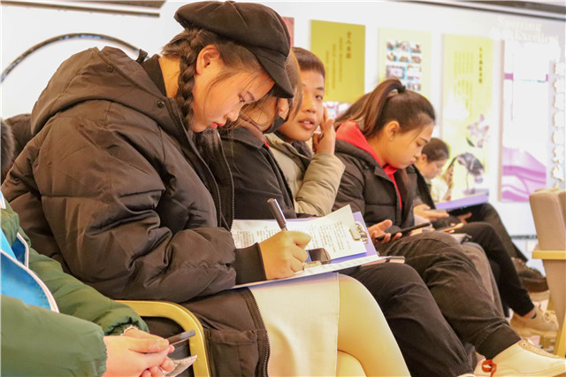 哲学对抗 迸发思维火花——通识课教学部&箕城书院开展第二届世界哲学日之“百家争鸣·哲士辩论对抗赛”活动