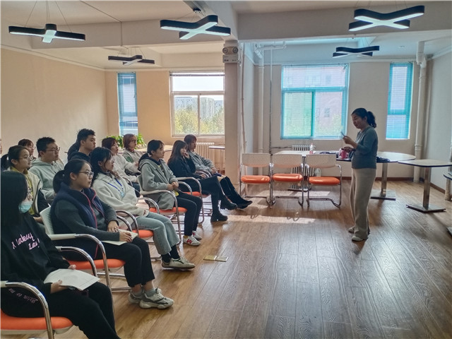 【1+1>2】朋辈互动 高效融合 学业导师引领思辨新视角