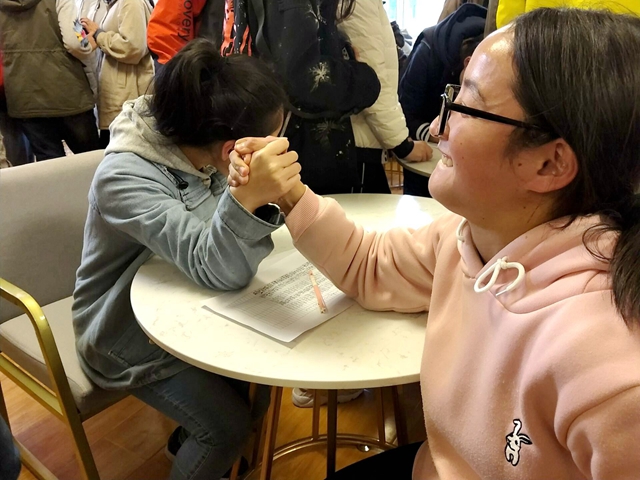 箕城腕力 秀出强大 ——“你的臂力如何”掰手腕大赛成功举办