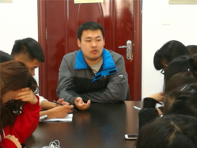 秦泽宇学长来到《无边对话》现场与你分享文学那些事