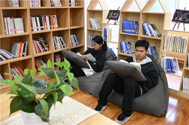 沉浸式阅读 在“故事里”我们面对面