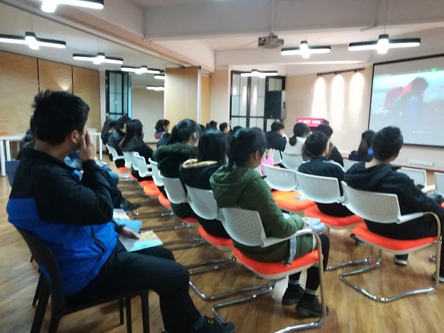 视讯周刊第13期：如犀牛般坚韧 向阳饮水