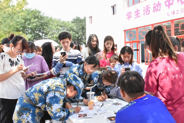 情诗叙真情 团扇寄相思——杏花书院中秋节系列活动