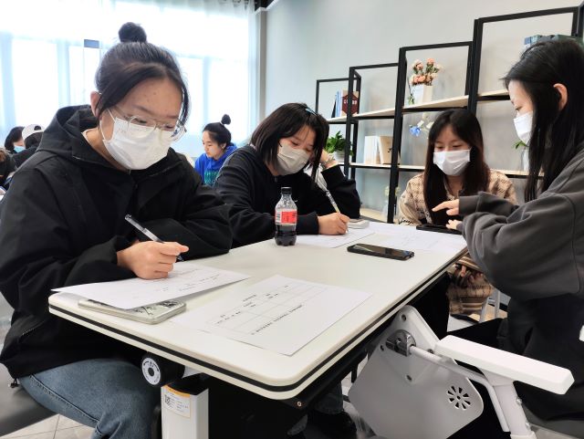 直击心灵 打破思维枷锁——上河书院举办“心灵绿码”系列活动