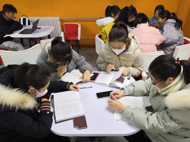 不忘来路 方能走向远方——无边书院向商书屋第五期:“小书大咖”