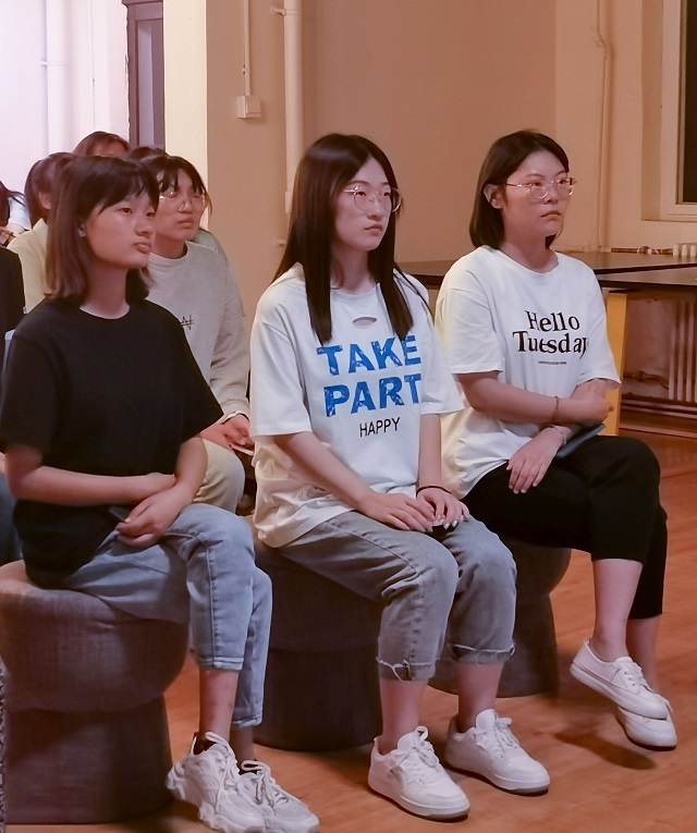 观剧中人生 品温情冷暖——杏花书院八点一刻第4期