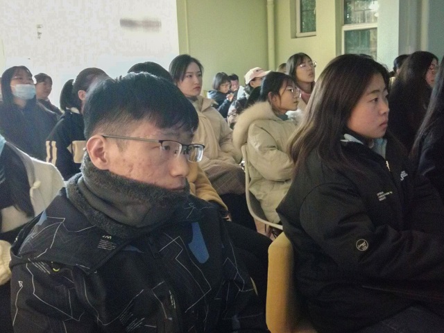 直面挑战 铸就精彩人生——青藤书院举办周末之夜·电影之夜系列活动第25期