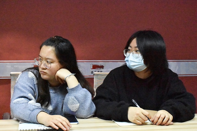 齐聚杏花共筑梦想 搭建师生沟通桥梁
