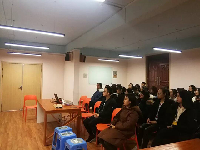 让陪伴长情 共温暖前行