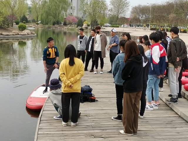 追寻热血青春 拼搏精彩人生——责任表达与行为感知第6期“桨板挑战（三）”活动