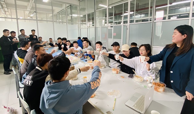 当爱与仪式感撞个满怀——与“异科”同行周年纪念活动