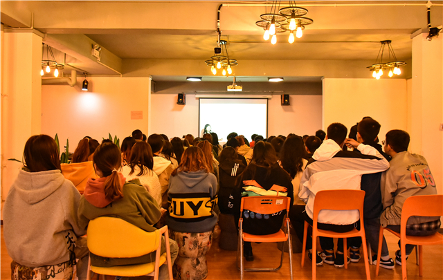 与时代共同奔跑 以奋斗逐梦圆梦——《考研知识早知道—致奔跑的考研人》