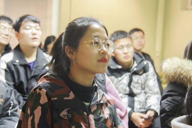 逐梦之路 勇于坚守自我——青藤书院举办周末之夜·电影之夜第25期