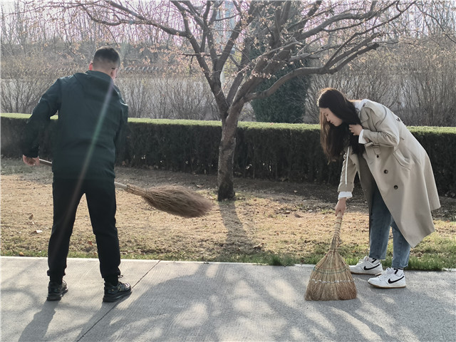 清晨不做“早八人” 来做“校园美容师”——青藤书院举办“理想的下午”系列活动第108期