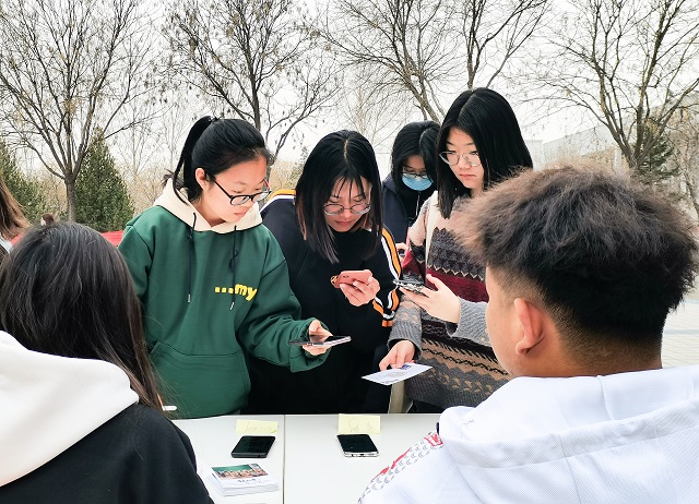 【表达力养成计划】书写奉献篇章 提高感恩能力——“三行情诗 纸短情长”第2期献给身边的雷锋