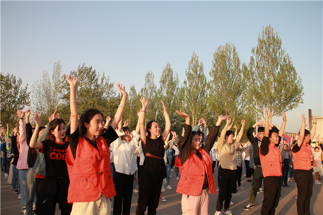 趣味舞蹈秀不同 吉尼斯风采靓全场——太行书院举办第五期“太行吉尼斯”活动