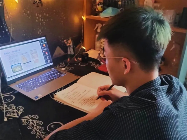 【书院传真】“云”端口语 用表达展现艺术的多姿多彩——第28期书院青年“X”训练营
