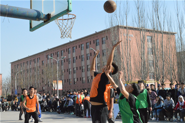 太行书院社区运动会系列活动第一期“3V3篮球赛”鸣锣开战