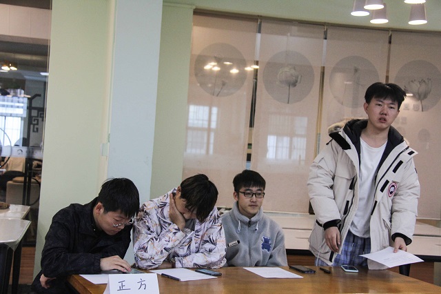 以成功之名 “谨慎”与冒险并行——青藤书院举办分享书房·我与书的故事系列活动第17期