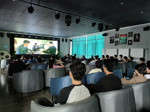 生活不散场 在电影中体会百味人生——上河书院举办“十四行情书”系列活动