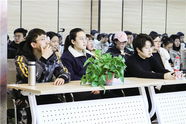 凝聚思辨之力 追逐人生目标——箕城书院开展第九期“为你的思想搭建提升爬梯——思想Level”活动
