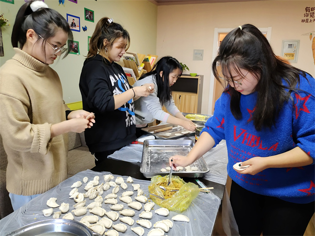 浓情冬日 “煮饺”来袭 温暖与热爱同在——记12月书院师生共膳冬至饺子宴