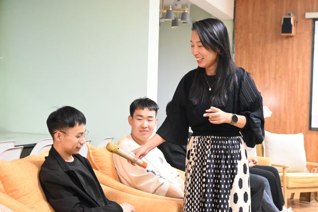 朋辈引领 搭建“一站式”社区育人平台