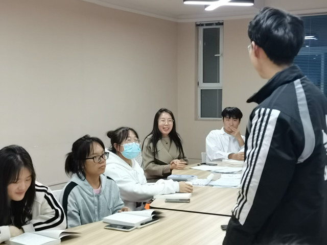 畅游书海 塑造完美人生——无边书院向商书屋第3期:三余读书会