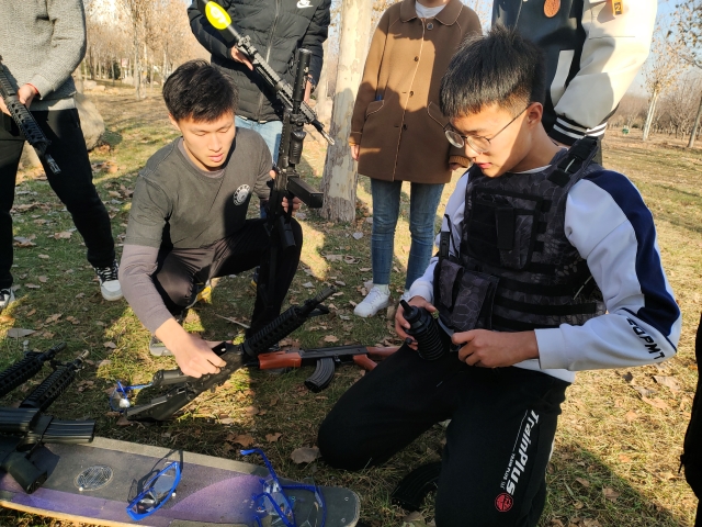 凝心聚力 丛林大作战——记全生异科导师真人CS活动