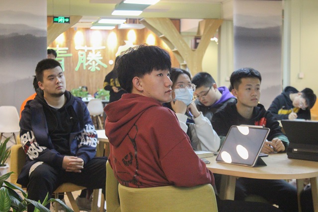 【1+1＞2】打造优质简历 实现职场“先声夺人”——青藤书院举办王牌简历打造第1期